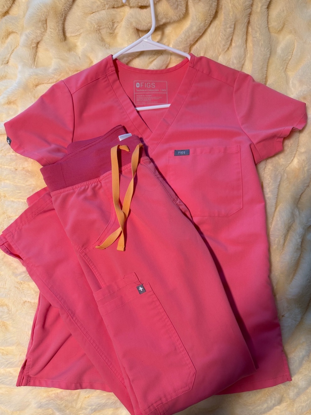 Figs Scrub Set - Like New